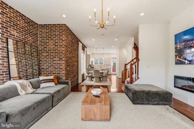 2017 RICHMOND HWY, Alexandria, VA 22301