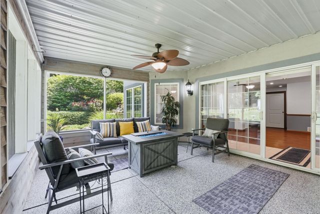 1114 Gleneagle Drive, Mishawaka, IN 46545