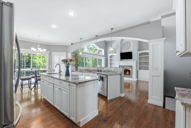 1114 Gleneagle Drive, Mishawaka, IN 46545