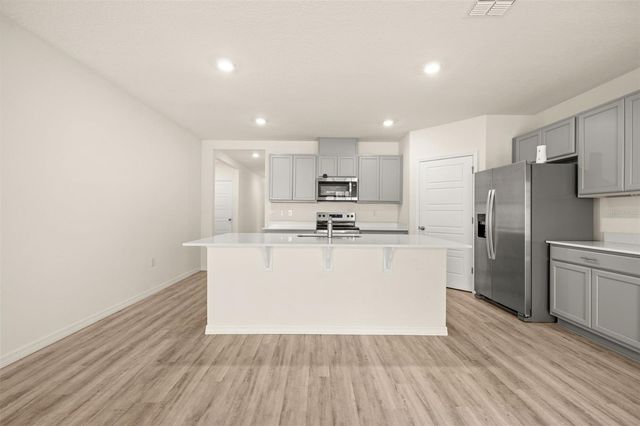1078 CLAY BOULEVARD, Tavares, FL 32778