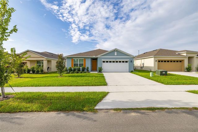 1078 CLAY BOULEVARD, Tavares, FL 32778