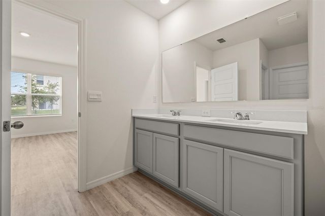 1078 CLAY BOULEVARD, Tavares, FL 32778