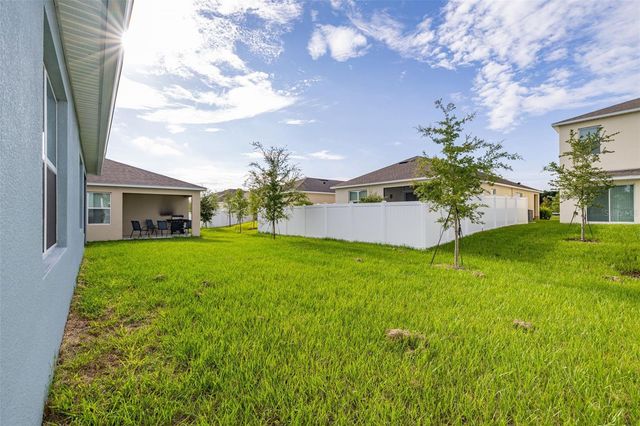 1078 CLAY BOULEVARD, Tavares, FL 32778