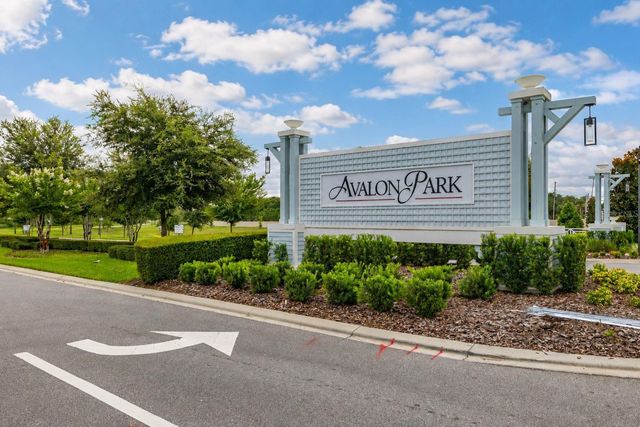 1078 CLAY BOULEVARD, Tavares, FL 32778