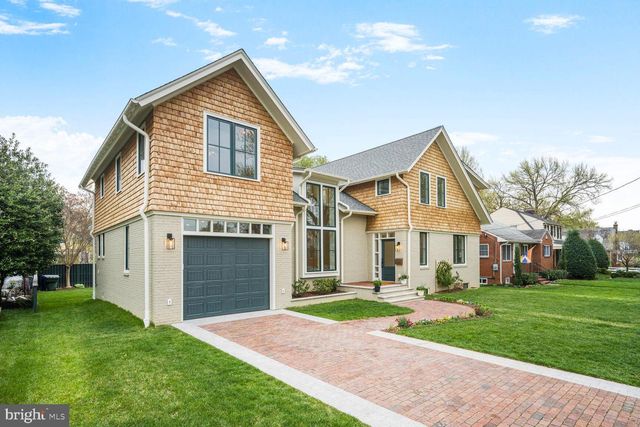 605 HILLTOP TER, Alexandria, VA 22301