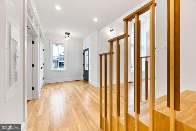 605 HILLTOP TER, Alexandria, VA 22301