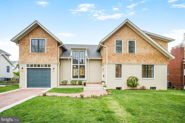 605 HILLTOP TER, Alexandria, VA 22301