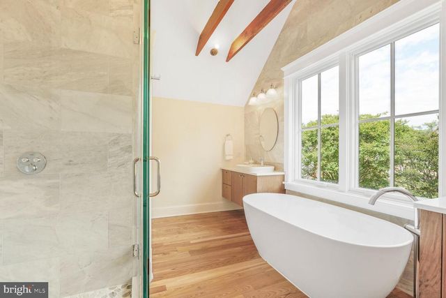 605 HILLTOP TER, Alexandria, VA 22301