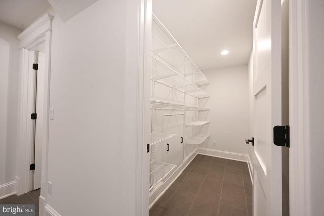 605 HILLTOP TER, Alexandria, VA 22301