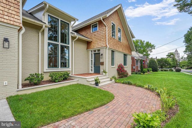 605 HILLTOP TER, Alexandria, VA 22301