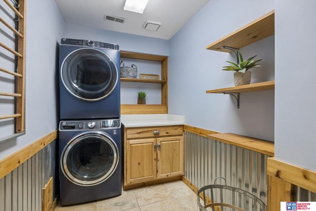 5020 Fir Hollow Lane, Lincoln, NE 68516