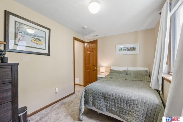 5020 Fir Hollow Lane, Lincoln, NE 68516
