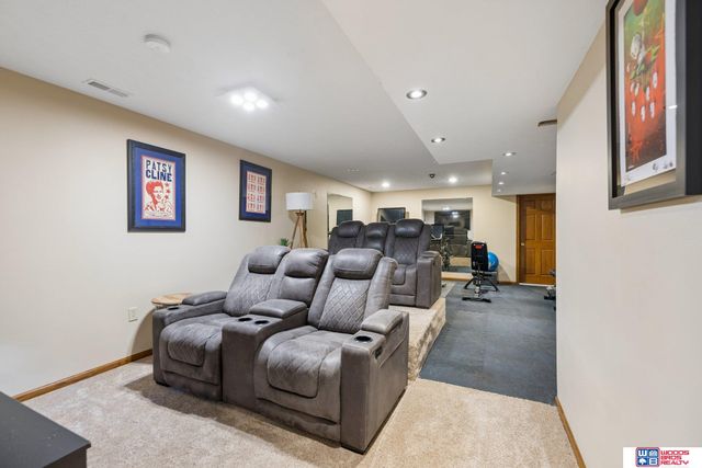 5020 Fir Hollow Lane, Lincoln, NE 68516