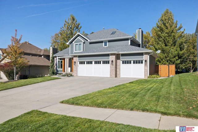5020 Fir Hollow Lane, Lincoln, NE 68516
