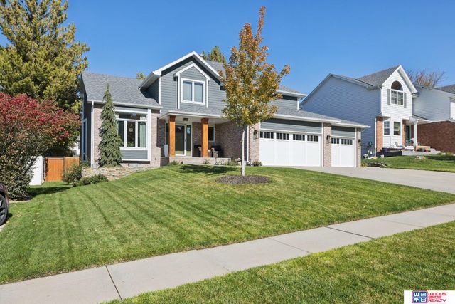5020 Fir Hollow Lane, Lincoln, NE 68516