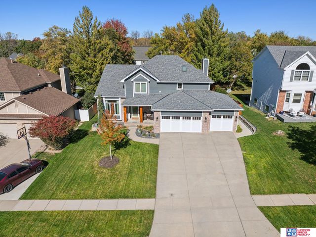5020 Fir Hollow Lane, Lincoln, NE 68516
