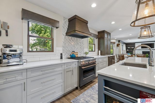 5020 Fir Hollow Lane, Lincoln, NE 68516