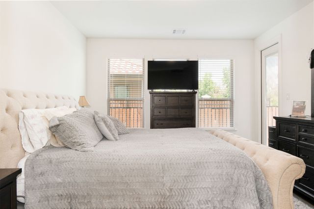 9036 Lakeside Drive, Fort Worth, TX 76179