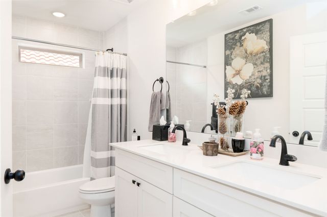 9036 Lakeside Drive, Fort Worth, TX 76179