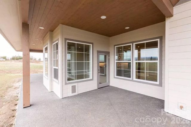 5743 Lake Pointe Drive, Granite Falls, NC 28630