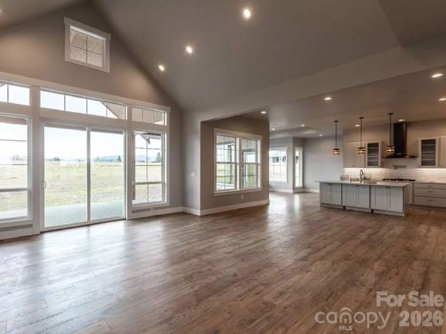 5743 Lake Pointe Drive, Granite Falls, NC 28630