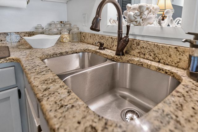 7921 Cricket Court E, North Charleston, SC 29418