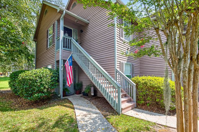 7921 Cricket Court E, North Charleston, SC 29418