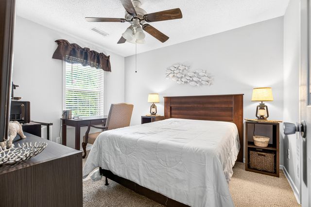 7921 Cricket Court E, North Charleston, SC 29418