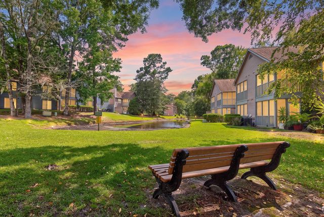 7921 Cricket Court E, North Charleston, SC 29418