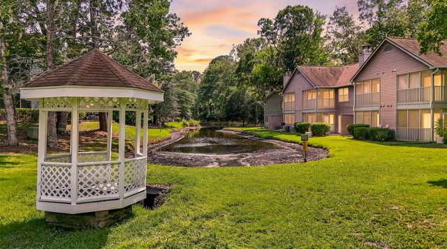7921 Cricket Court E, North Charleston, SC 29418