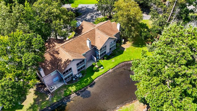 7921 Cricket Court E, North Charleston, SC 29418