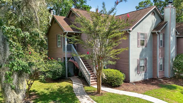 7921 Cricket Court E, North Charleston, SC 29418