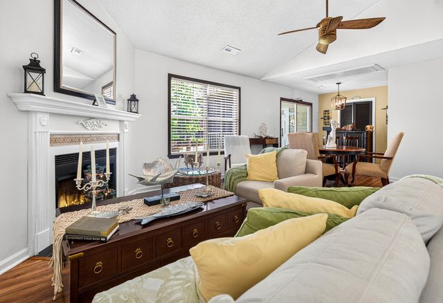7921 Cricket Court E, North Charleston, SC 29418