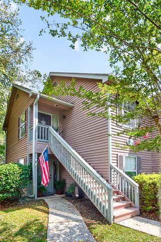 7921 Cricket Court E, North Charleston, SC 29418