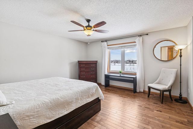 9487 208th Street W, Lakeville, MN 55044