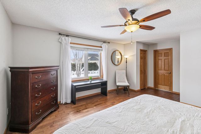 9487 208th Street W, Lakeville, MN 55044