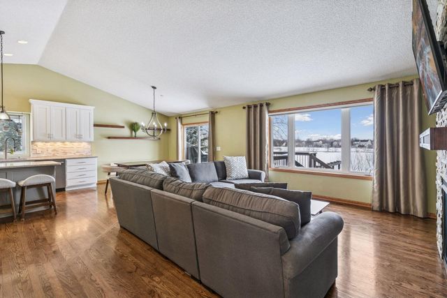 9487 208th Street W, Lakeville, MN 55044