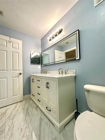 8655 N Southgate Shores Cir, Tamarac, FL 33321