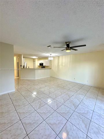 8655 N Southgate Shores Cir, Tamarac, FL 33321