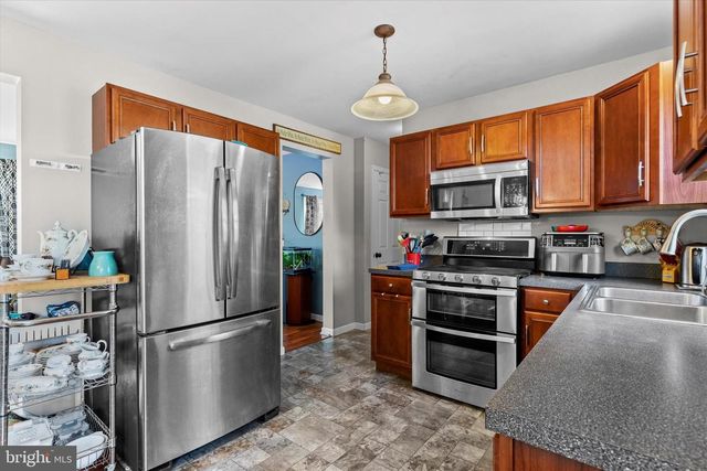 80 E BROOKFIELD DR, Lebanon, PA 17046