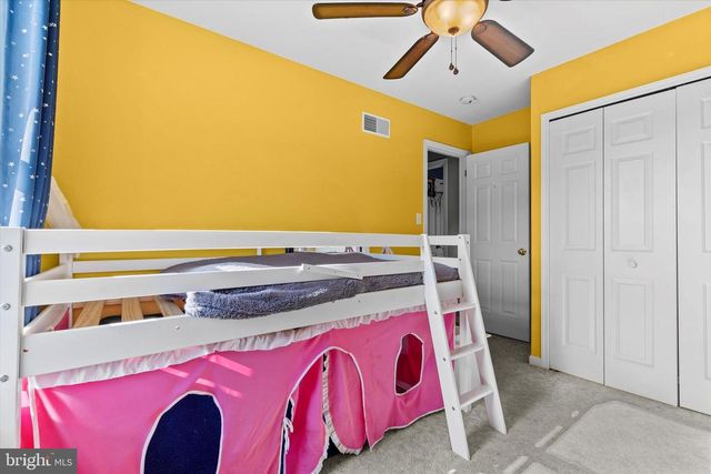 80 E BROOKFIELD DR, Lebanon, PA 17046