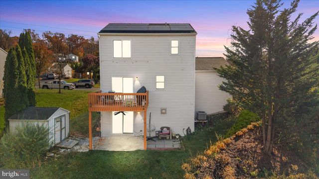 80 E BROOKFIELD DR, Lebanon, PA 17046