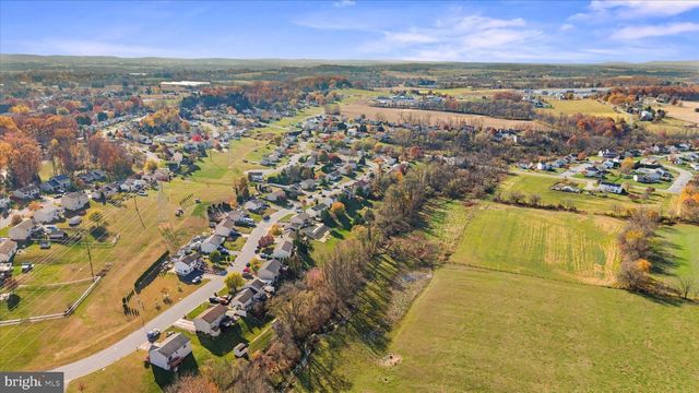 80 E BROOKFIELD DR, Lebanon, PA 17046