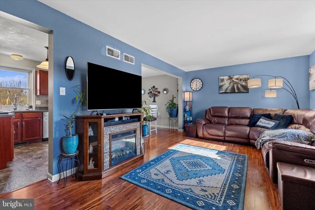 80 E BROOKFIELD DR, Lebanon, PA 17046