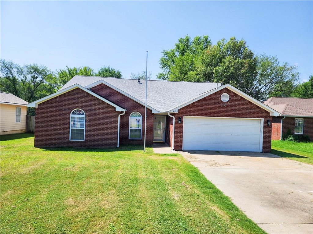 402 Greenwood Place, Siloam Springs, AR 72761