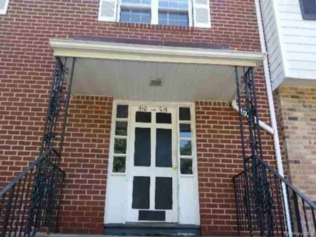 513 Woodland Hills Road, White Plains, NY 10603 — photo 2
