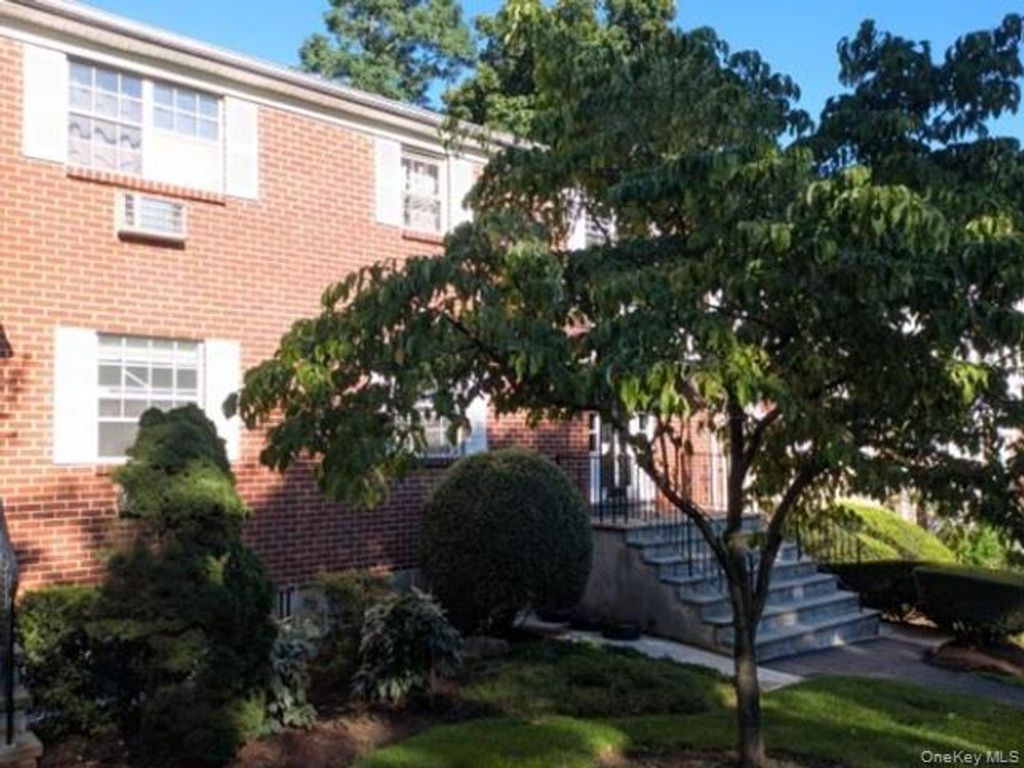 513 Woodland Hills Road, White Plains, NY 10603 — photo 3