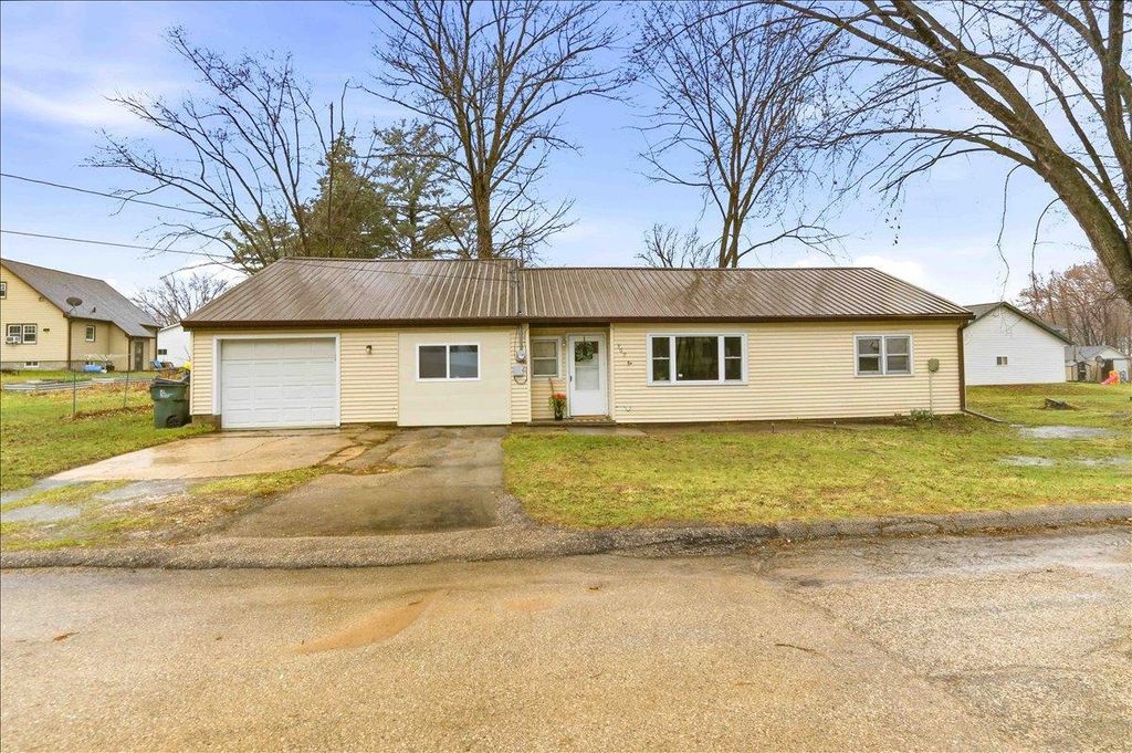 302 Wisconsin Street, Wonewoc, WI 53968