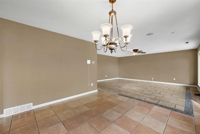 5104 NW Ash Ave, Lawton, OK 73505