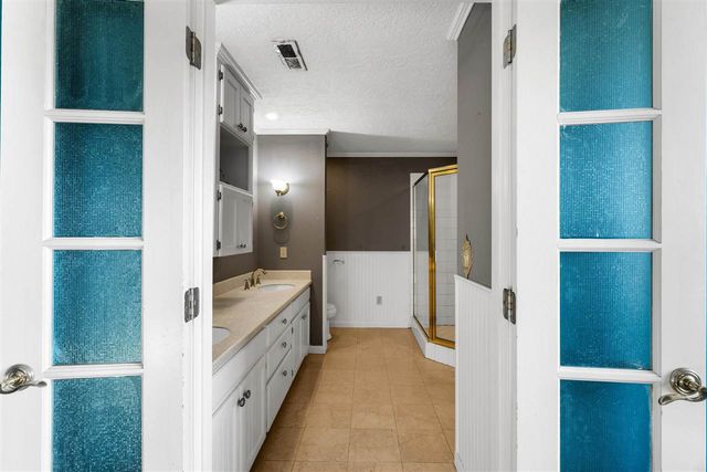 5104 NW Ash Ave, Lawton, OK 73505